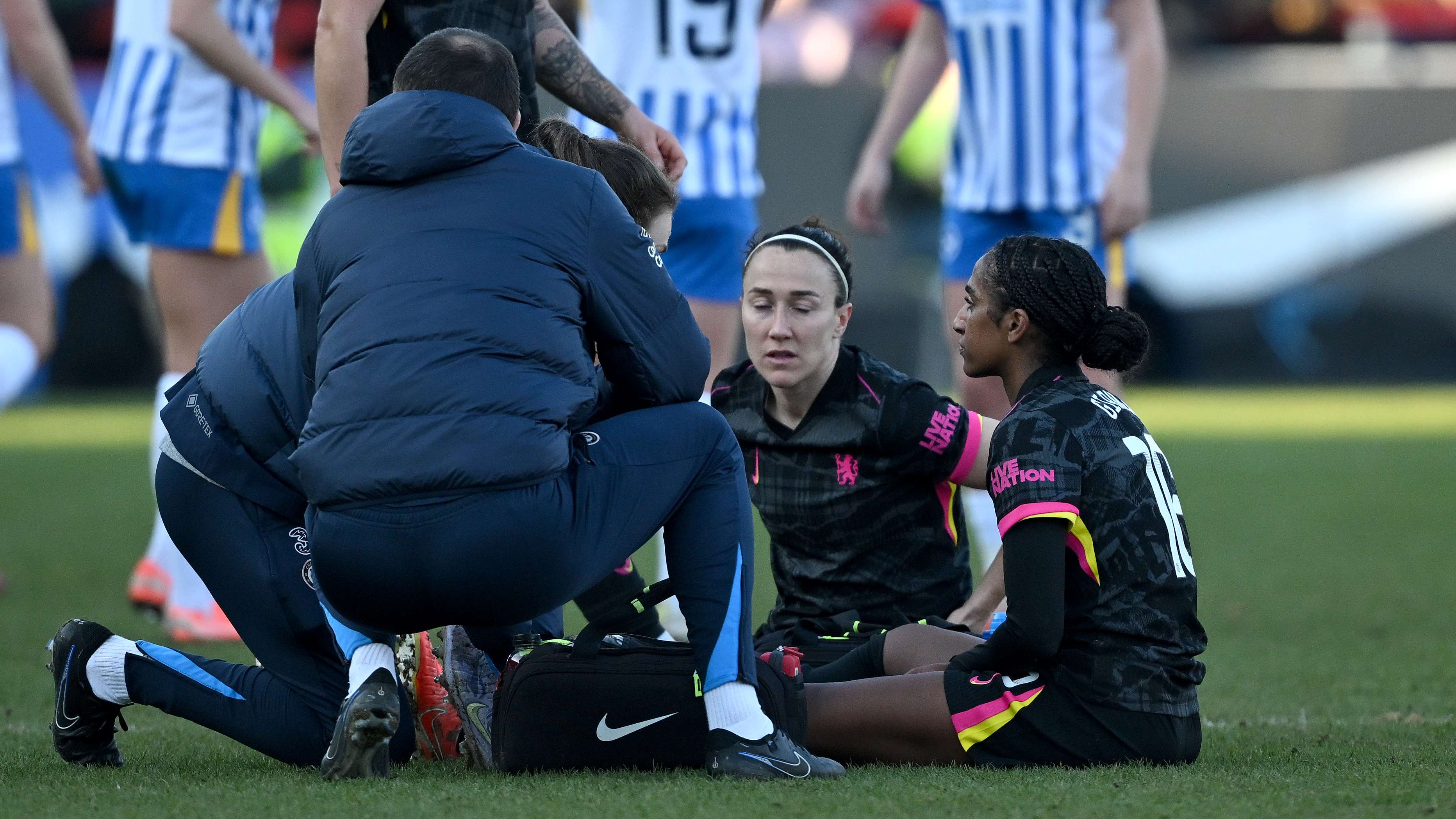 队奋力反击 队奋力反击